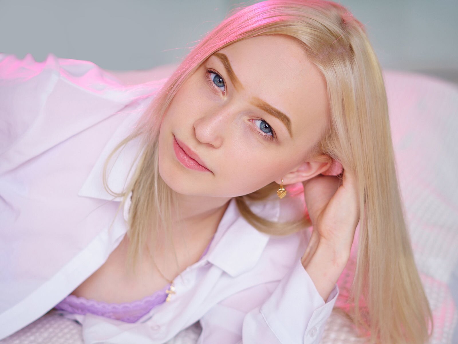 Free Live Sex Chat With LoryCutie