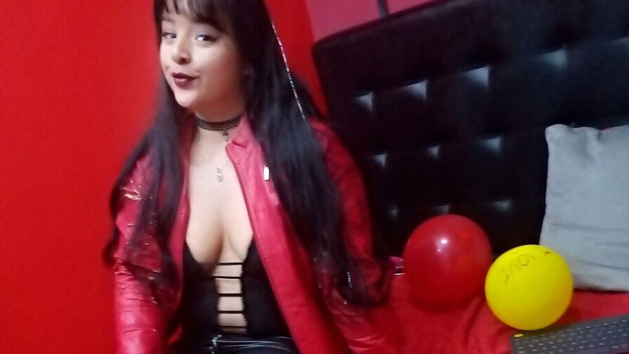 Free Live Sex Chat With MarcellaSwat