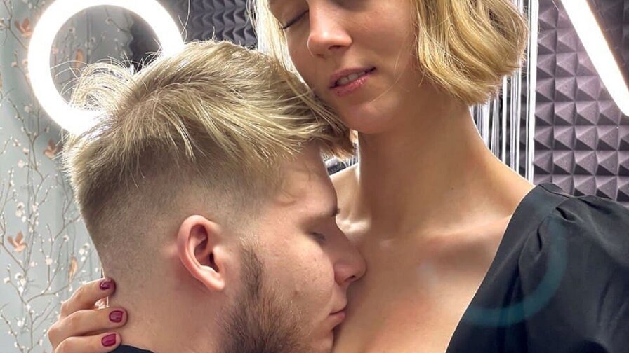 Free Live Sex Chat With MarkandEmma