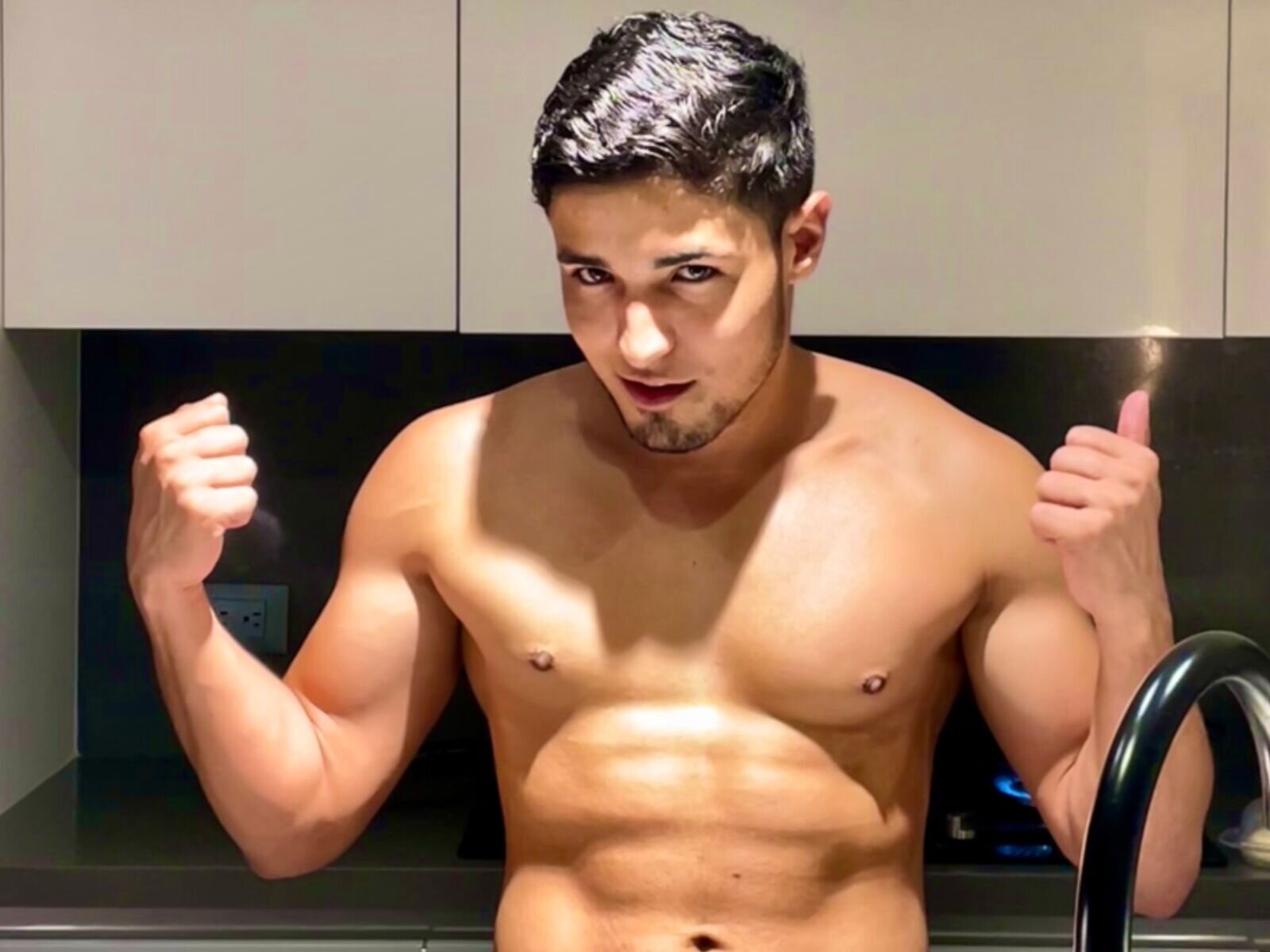 Free Live Sex Chat With MartinVelmont