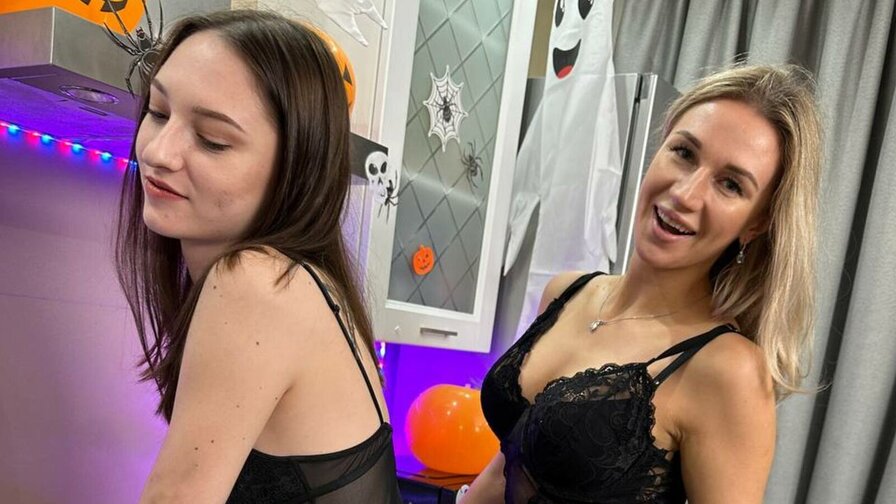 Free Live Sex Chat With MeganandKiramy