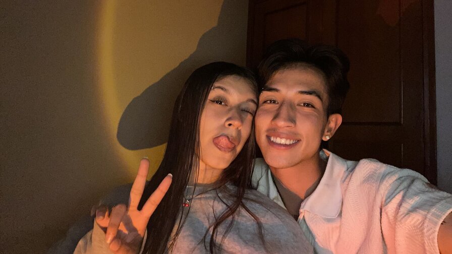 Free Live Sex Chat With MikeAndEva