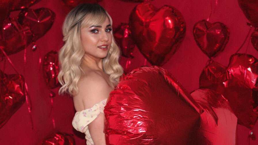 Free Live Sex Chat With MilenaHaris