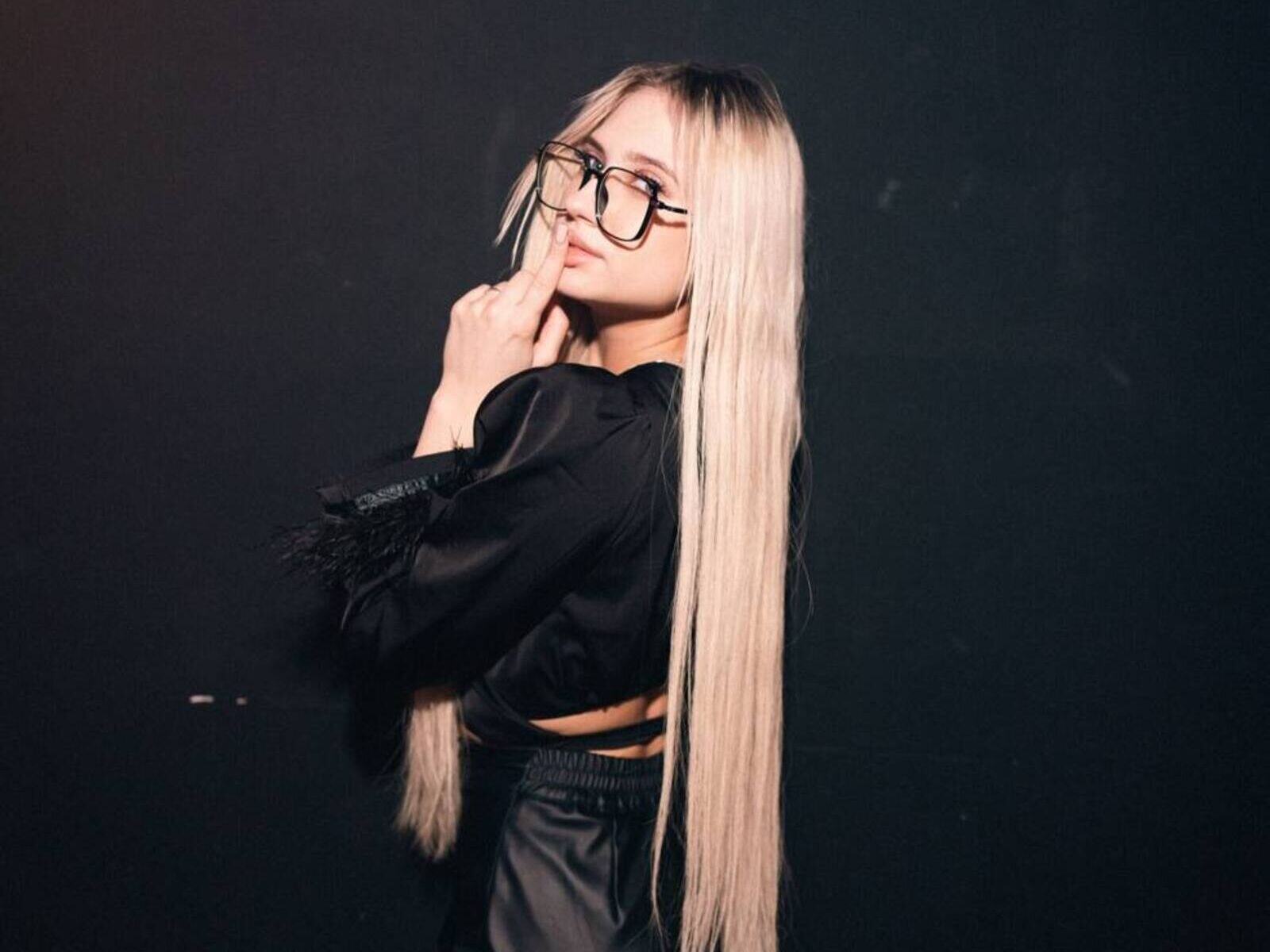 Free Live Sex Chat With MitsueMilot