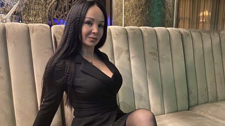 Free Live Sex Chat With MonikaBeam