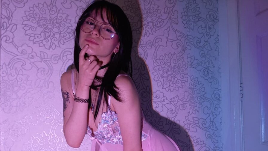 Free Live Sex Chat With NaomiMolie