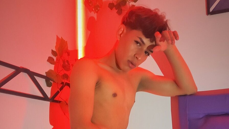 Free Live Sex Chat With RayCastillo