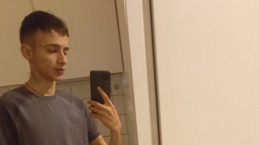 Free Live Sex Chat With RemusRmy