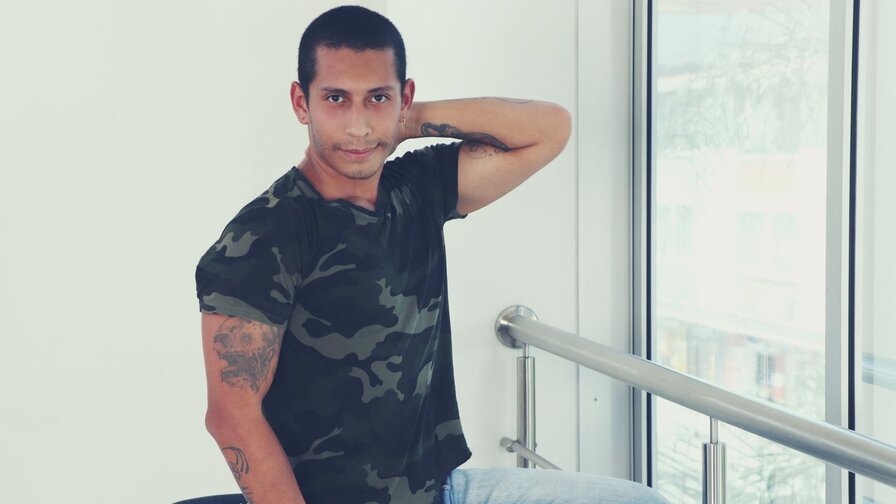 Free Live Sex Chat With RicardoDominico