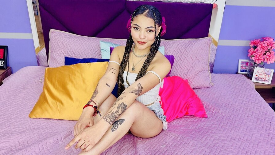 Free Live Sex Chat With SammyHil