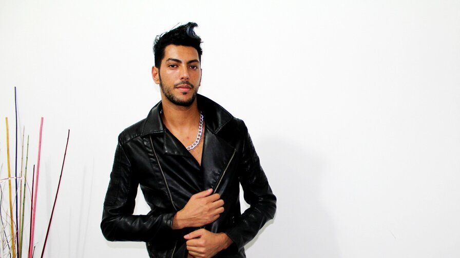 Free Live Sex Chat With SamuelRuiz