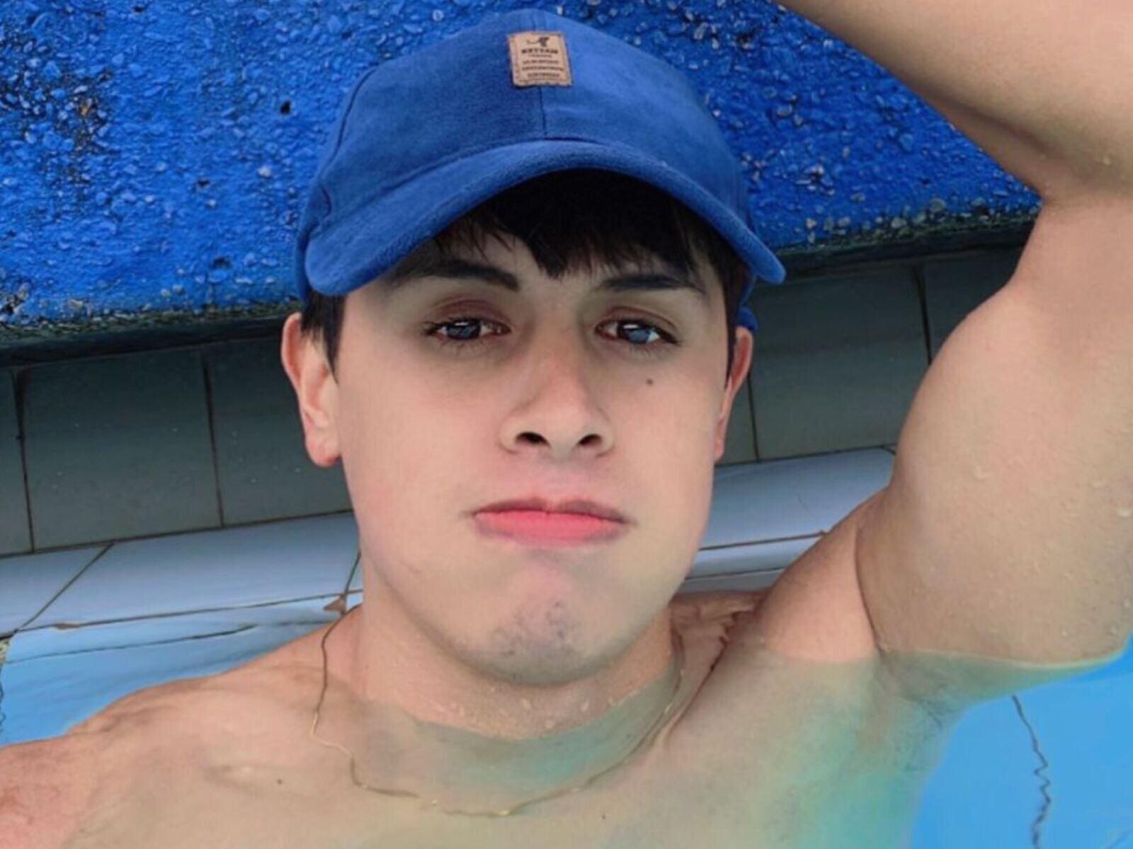 Free Live Sex Chat With SantyPearzon