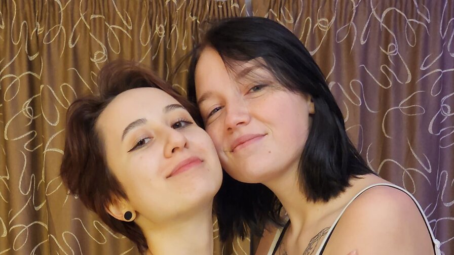Free Live Sex Chat With SerenaAndAnn