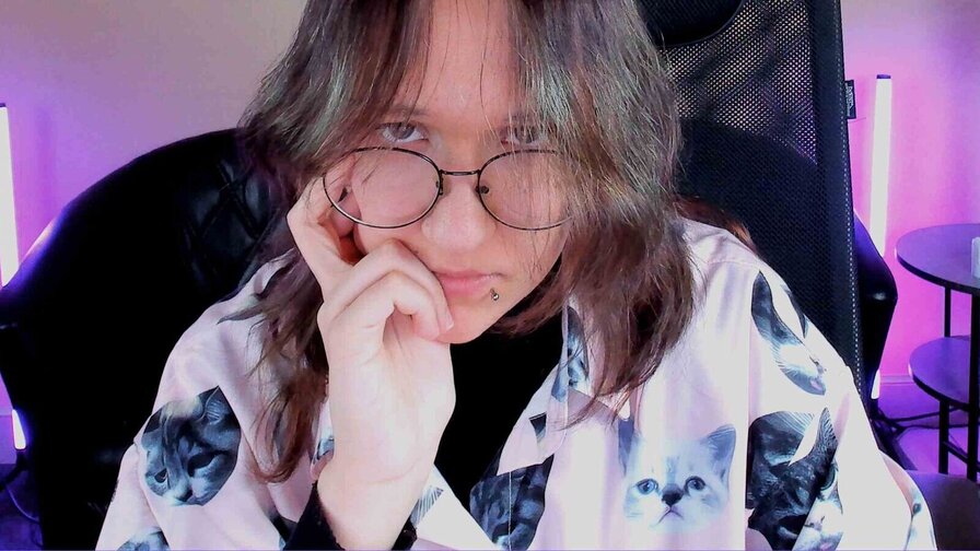 Free Live Sex Chat With SilviaReed