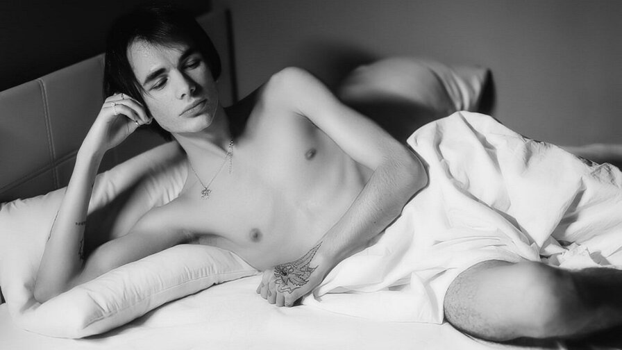Free Live Sex Chat With TommiFord