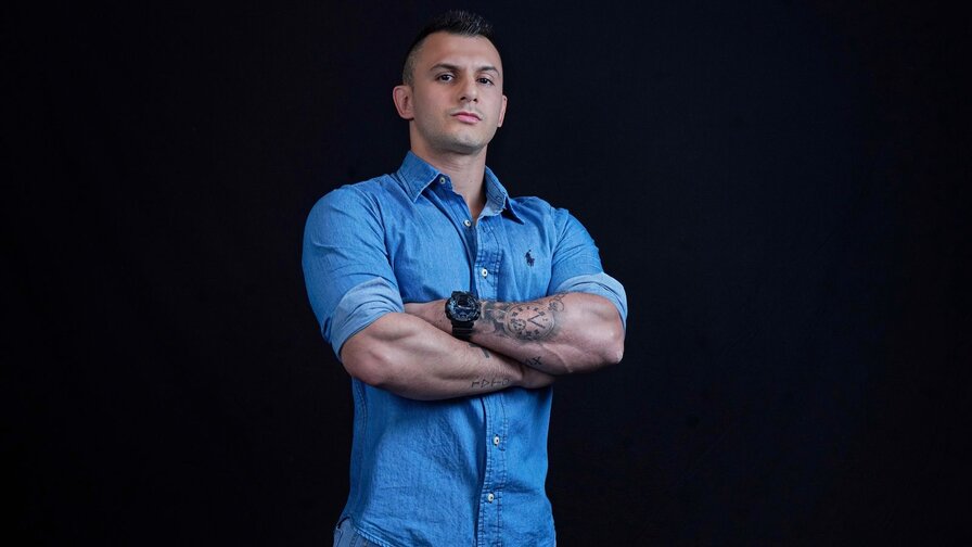 Free Live Sex Chat With TomyStone