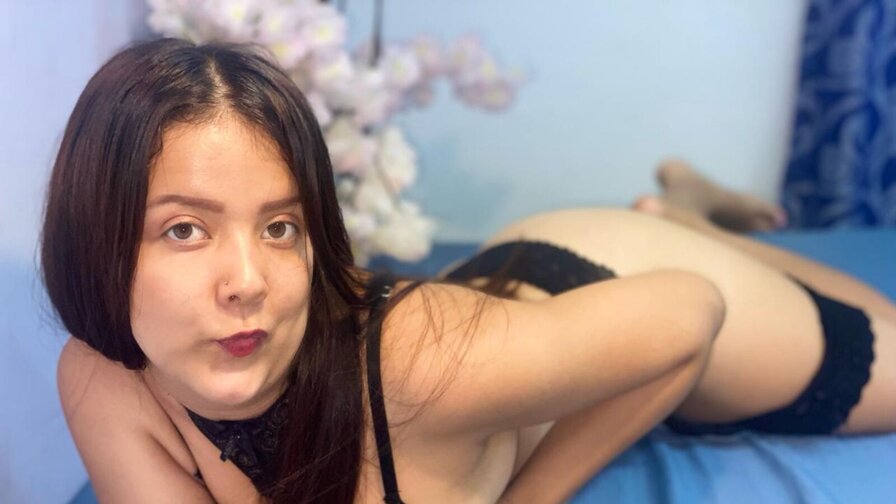 Free Live Sex Chat With ValeriaHoldman