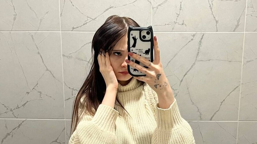 Free Live Sex Chat With VeronaHewlett
