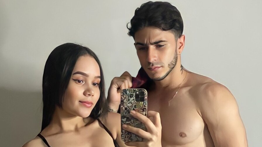 Free Live Sex Chat With VioletAndChris