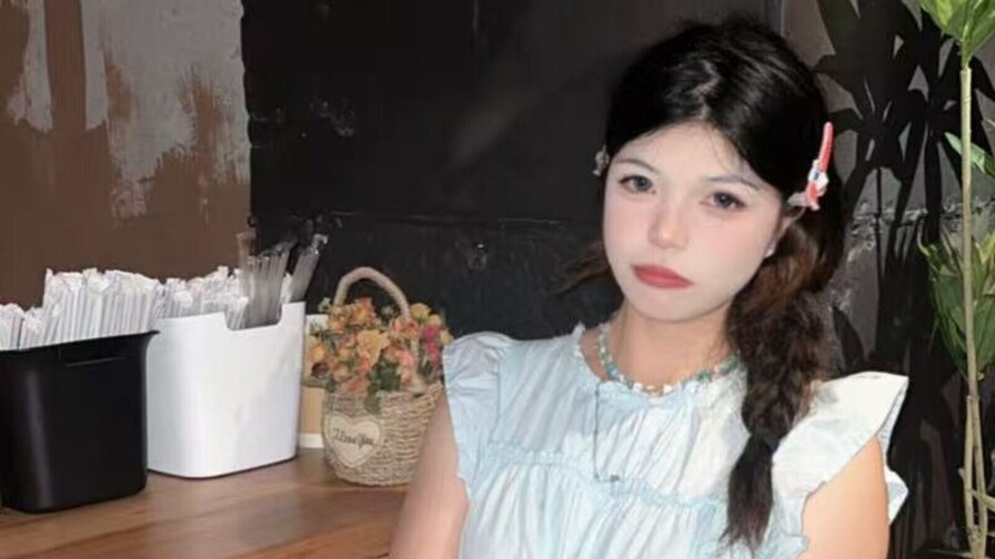 Free Live Sex Chat With XIAOYUEBAO