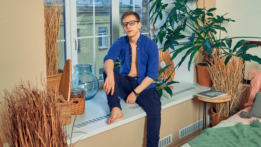 Free Live Sex Chat With ZickMoon